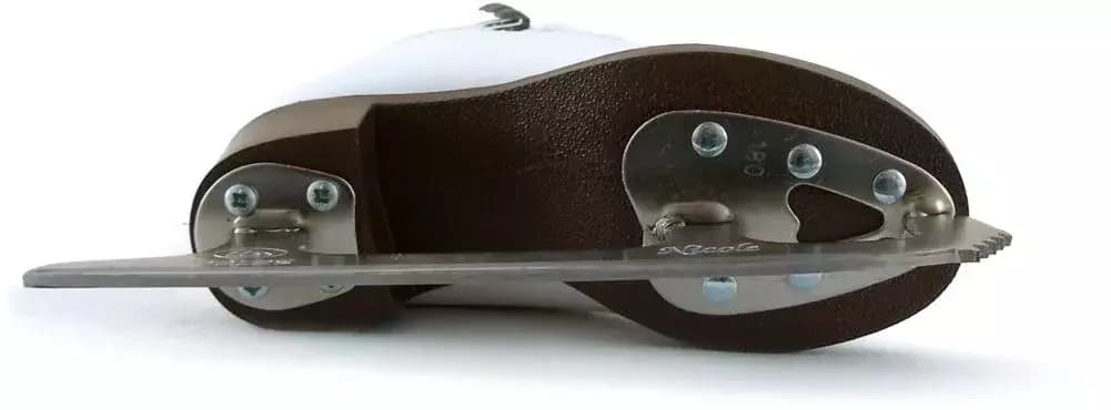Botas Regina Jr. sole view: brown textured plastic sole with the Nicole blade screw-mounted on front and heel plates