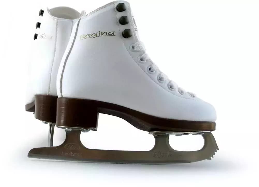 Botas Regina Jr. figure skates, pair seen from the side with the brown heel blocks and Nicole blades