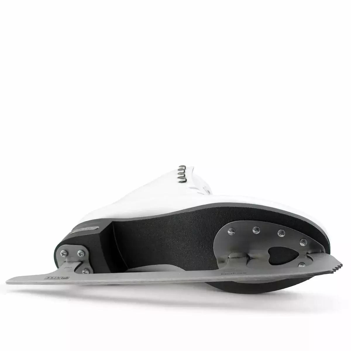 BOTAS Dagmar VERTIGO Women’s and Girls’ Figure Skates 6 Underside of the BOTAS Dagmar VERTIGO graphite sole with the Sabrina blade screw-mounted on metal plates