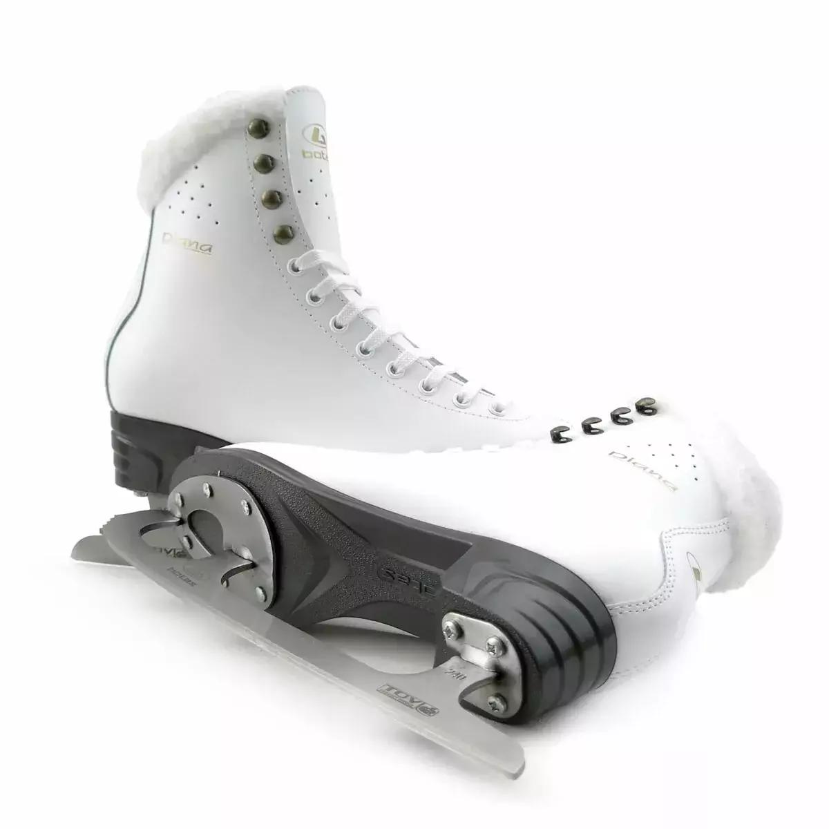 Botas Diana figure skates, one boot lying on its side to show the graphite plastic sole and screw-mounted blade