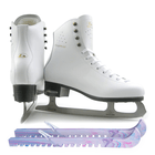 SKATE GURU Botas Model: Dagmar Figure Ice Skates/Size: Girls' 2 Bundle with Skate Guards