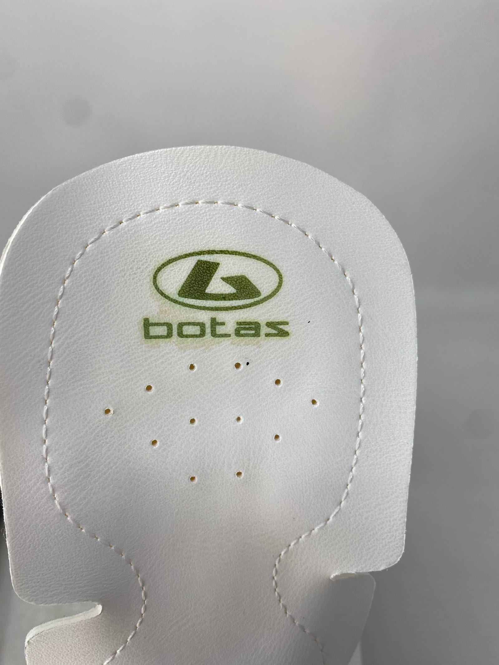 Botas / Regina / Adult 6.5 / Stains and Spots 7 Botas / Regina / Adult 6.5 / Stains and Spots 7