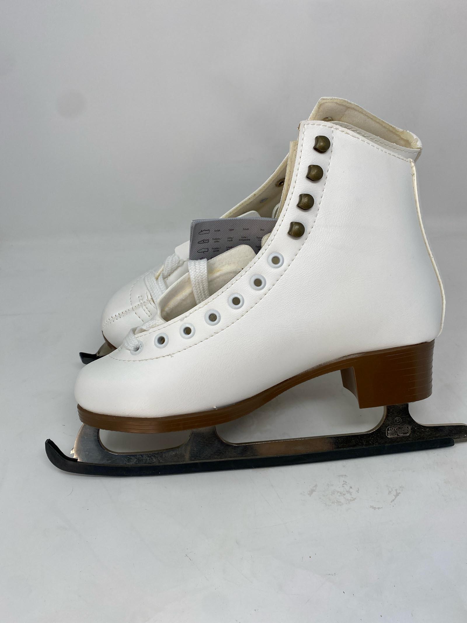 Botas / Regina / Adult 6.5 / Stains and Spots 2 Botas / Regina / Adult 6.5 / Stains and Spots 2