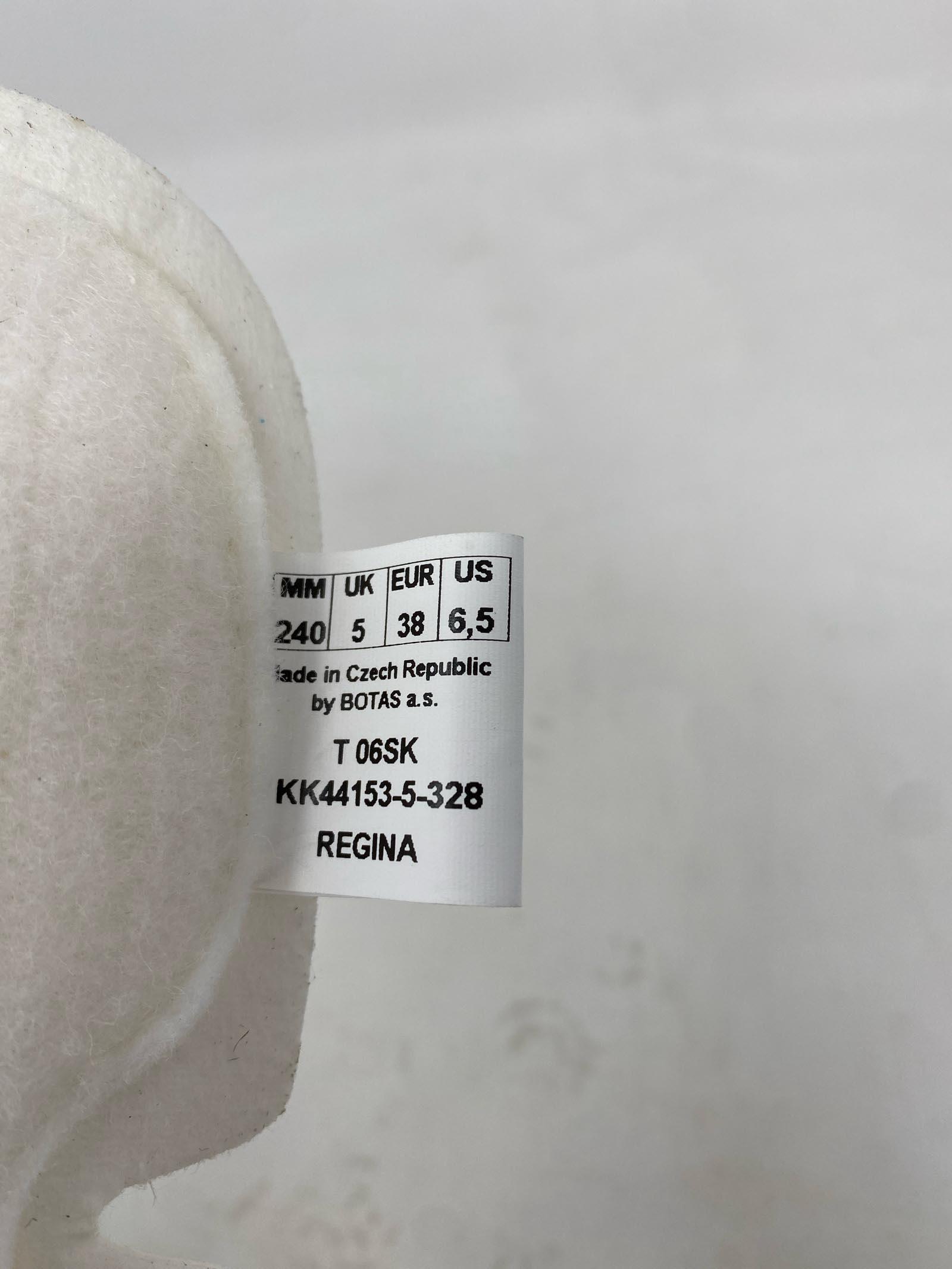 Botas / Regina / Adult 6.5 / Stains and Spots 8 Botas / Regina / Adult 6.5 / Stains and Spots 8