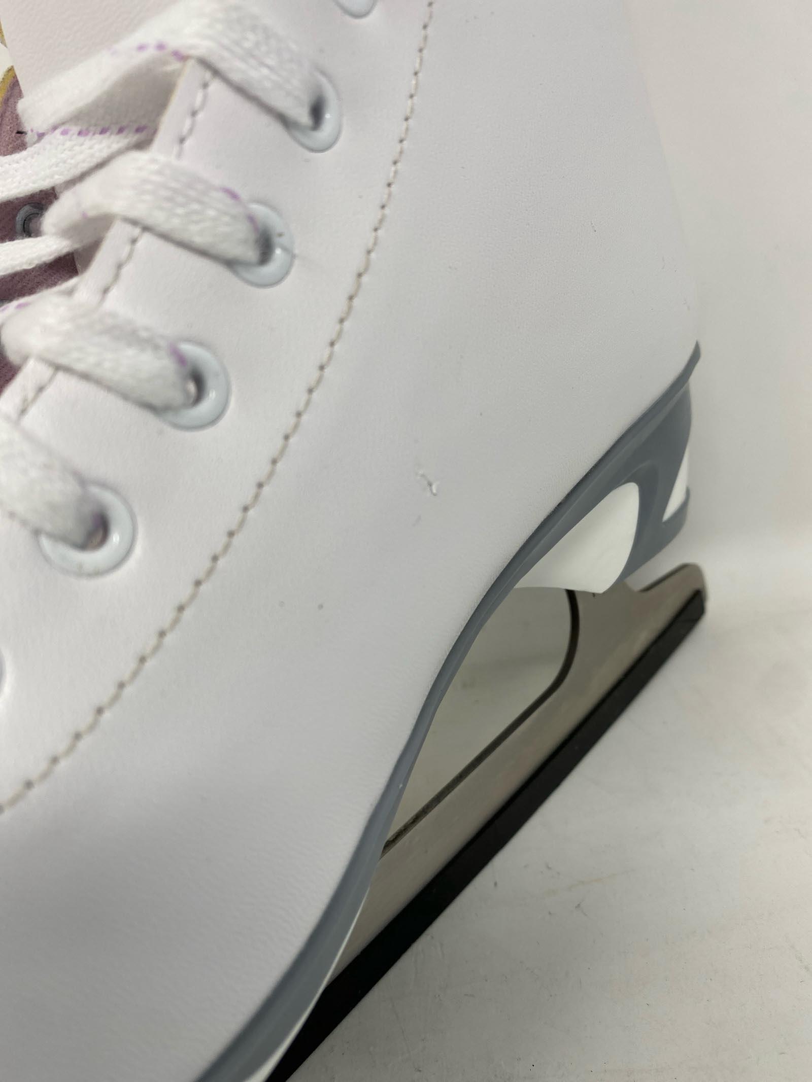 Jackson Ultima / SoftSkate JS180 / Adult 9 / Scratches 5