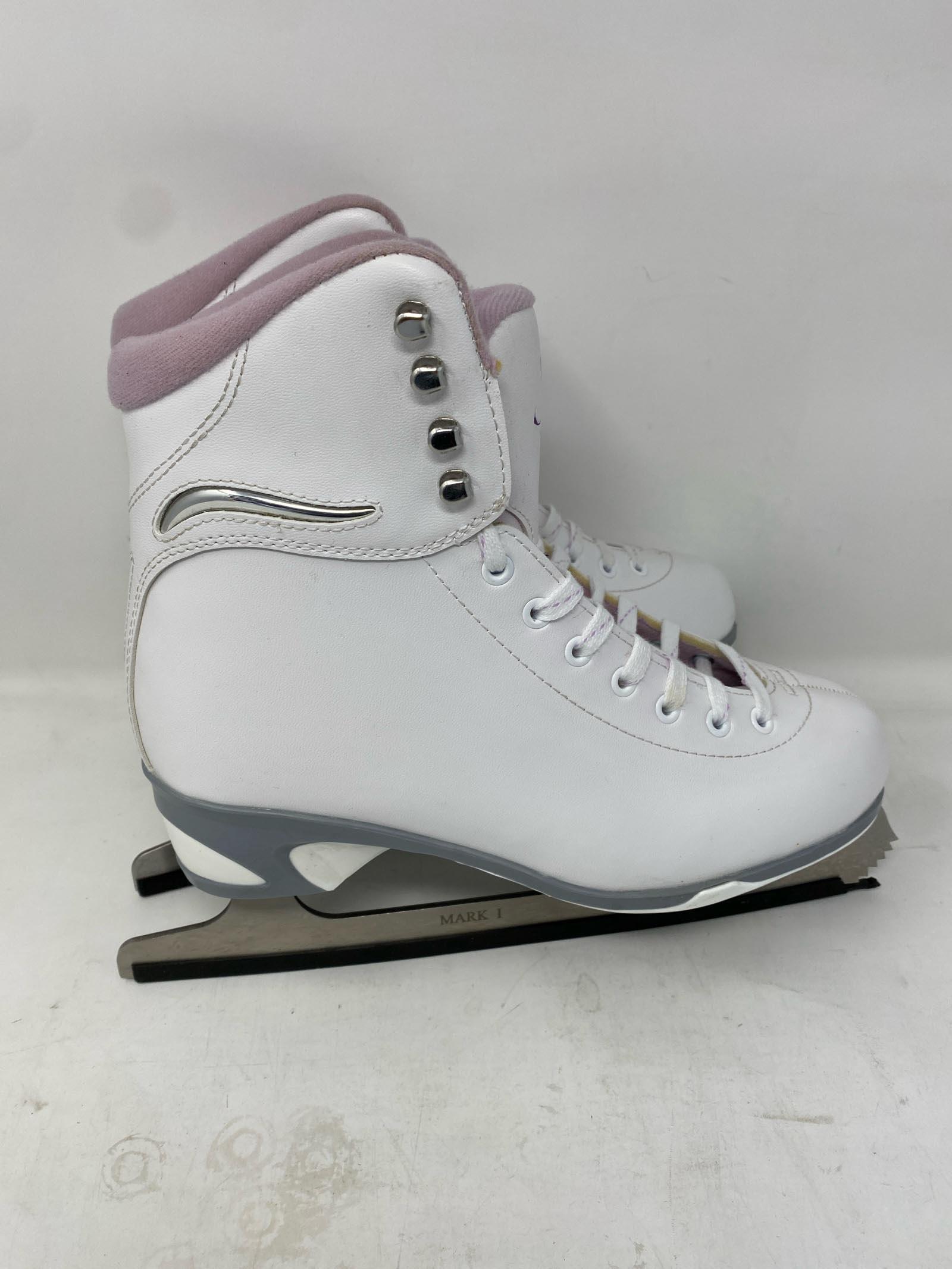 Jackson Ultima / SoftSkate JS180 / Adult 9 / Scratches 4