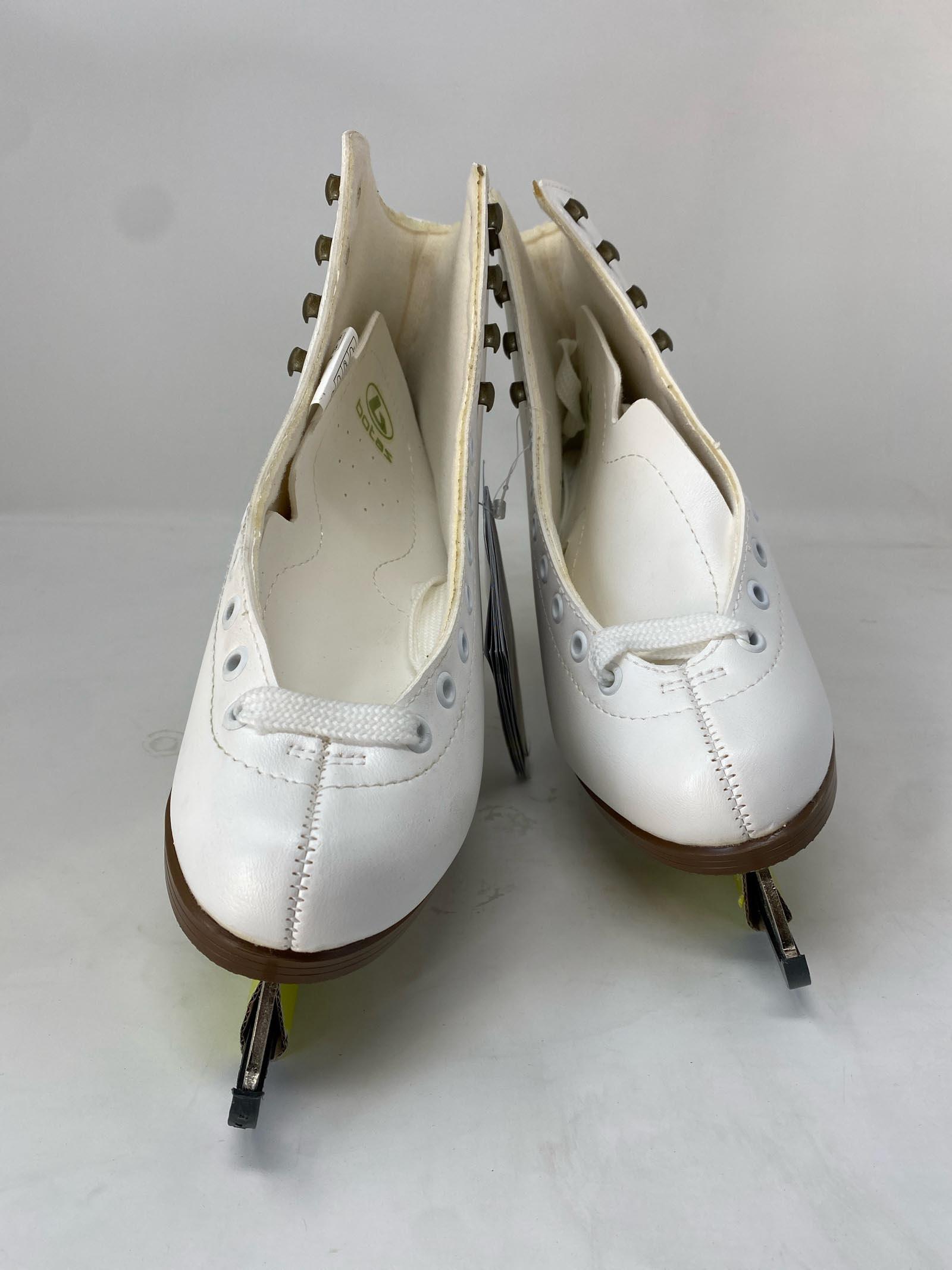 Botas / Regina 328 / Adult 6.5 / Spots and Stains 2