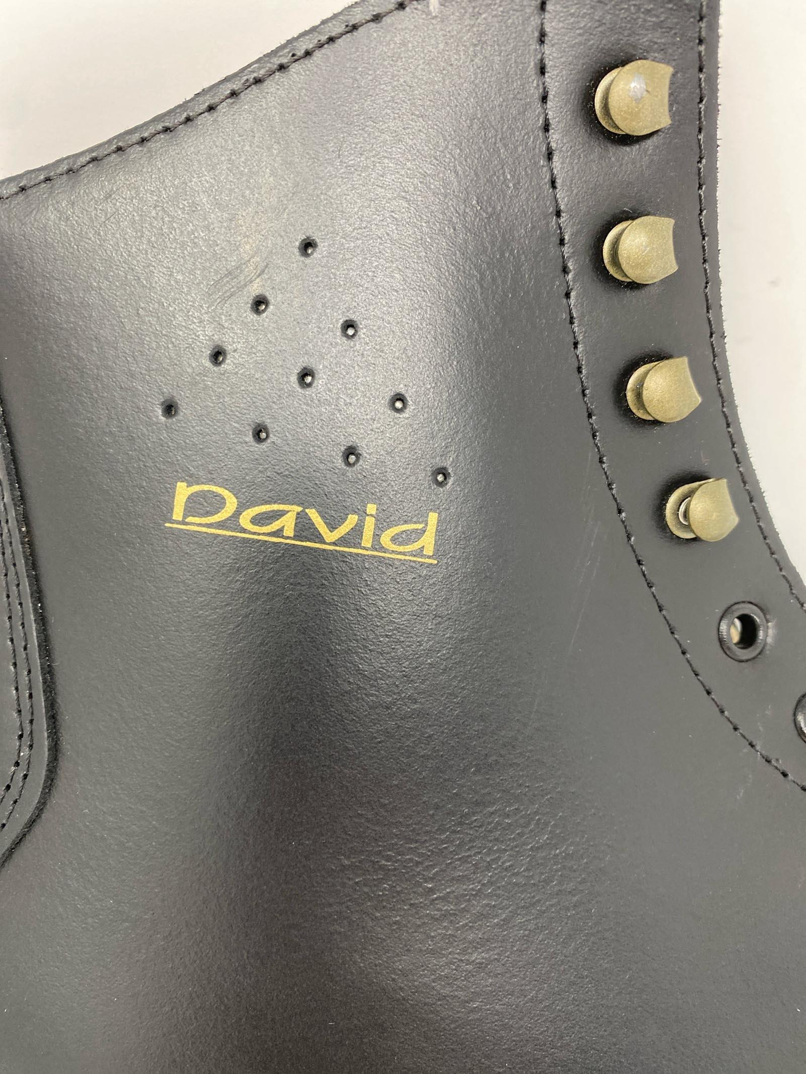 Botas / David / Adult 12 / Scratches and Scuffs 7 Botas / David / Adult 12 / Scratches and Scuffs 7