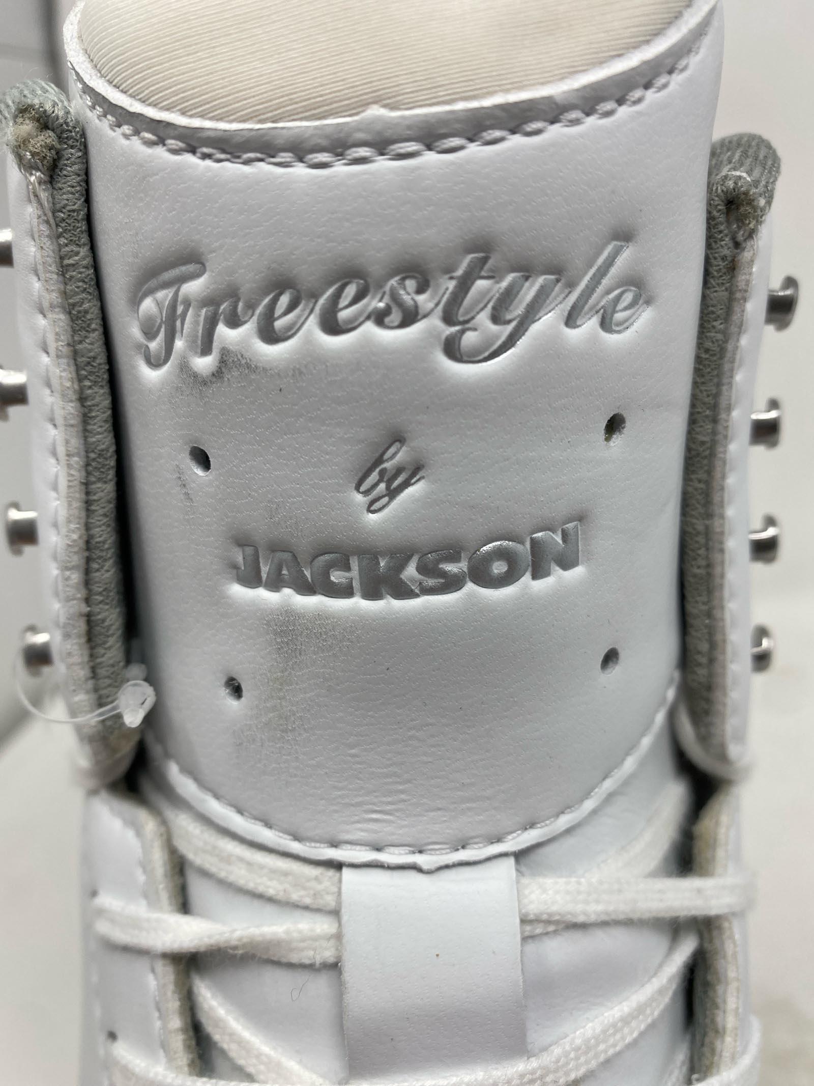 Jackson Ultima / Freestyle FS2190 / Adult 6 Width W / Cuts and Dents 7 Jackson Ultima / Freestyle FS2190 / Adult 6 Width W / Cuts and Dents 7