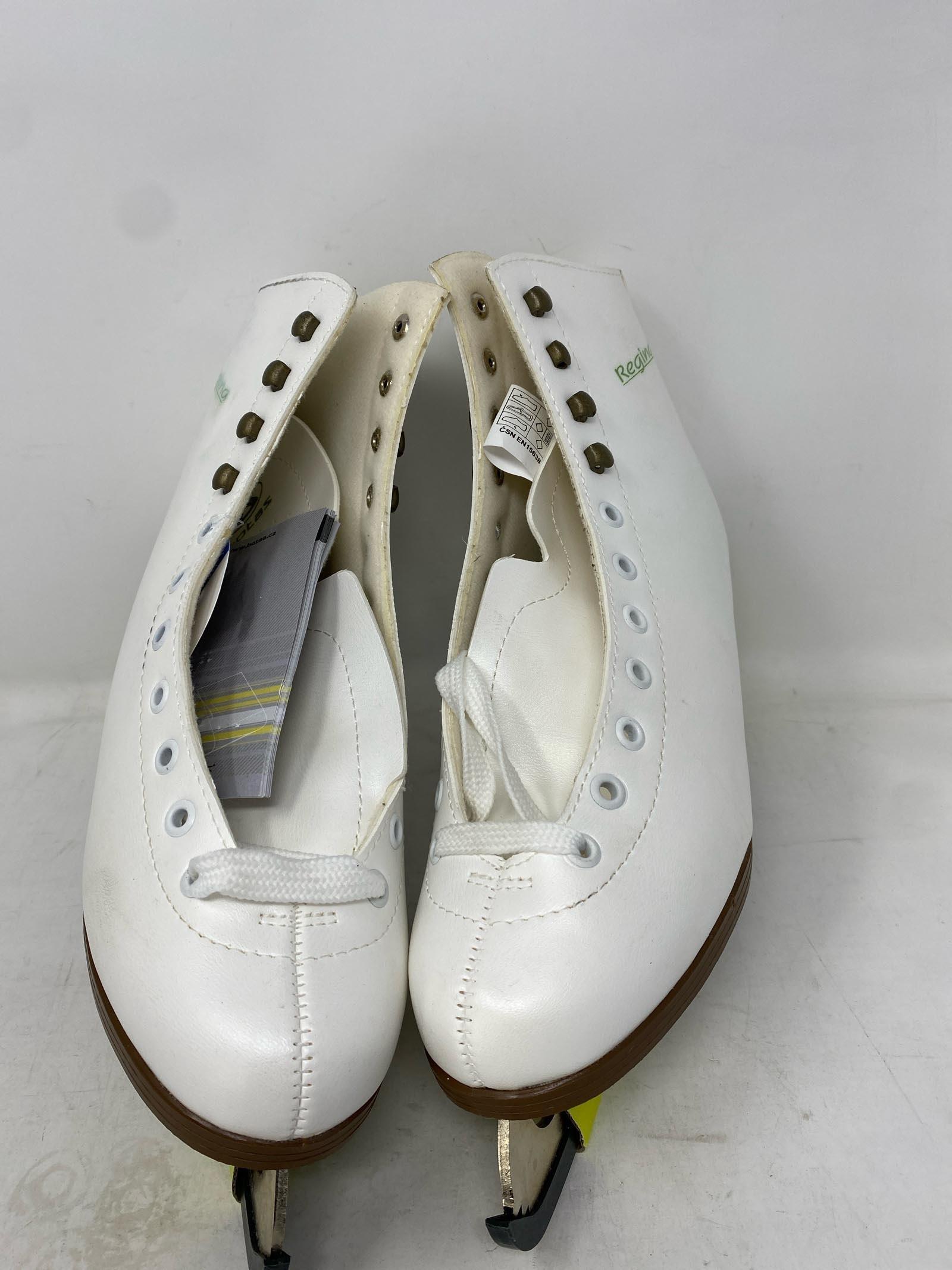 Botas / Regina White / Adult 8.5 / Stains and Spots