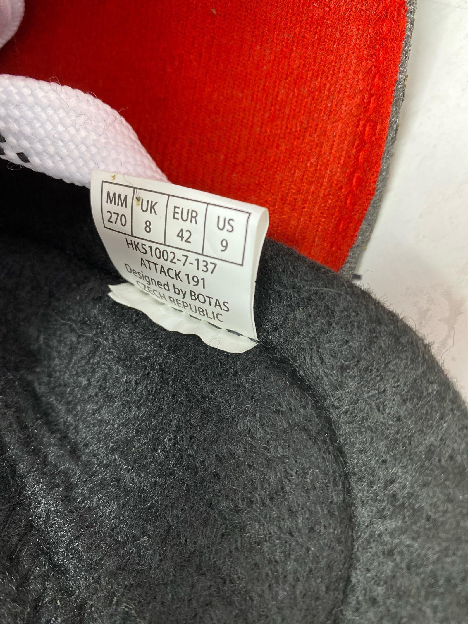 Botas / Attack 191 / Adult 9 / Scratches 8
