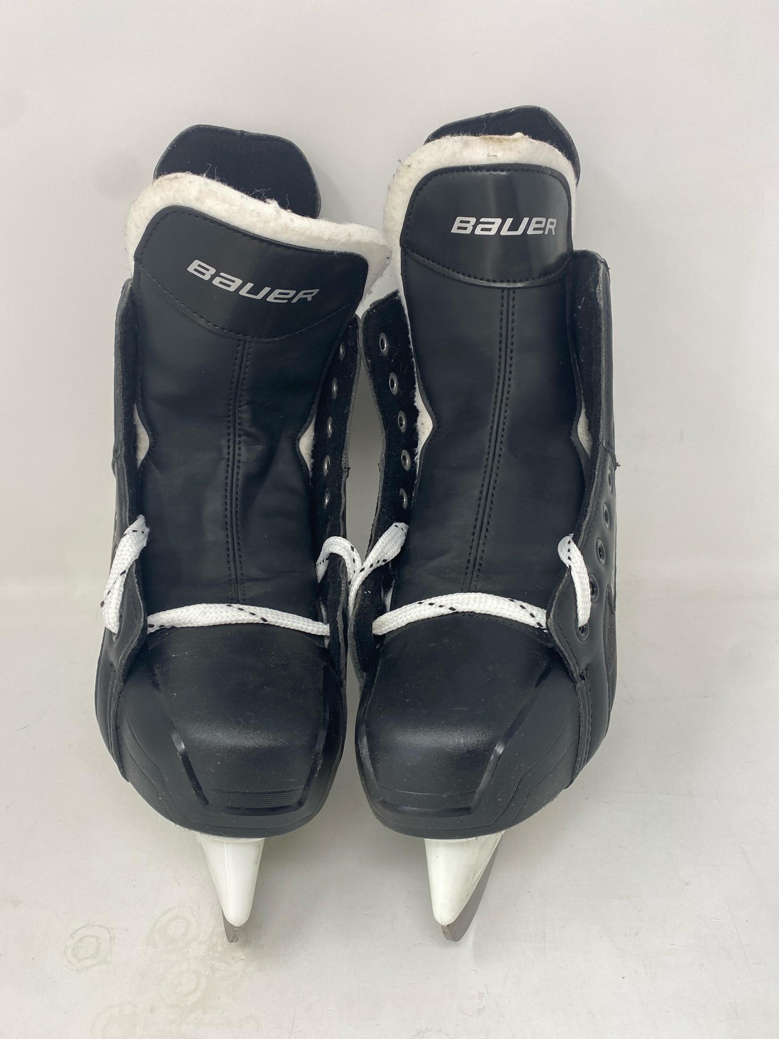 Bauer Nexus Classic Adult 9.5 – Good Condition with Minor Stains