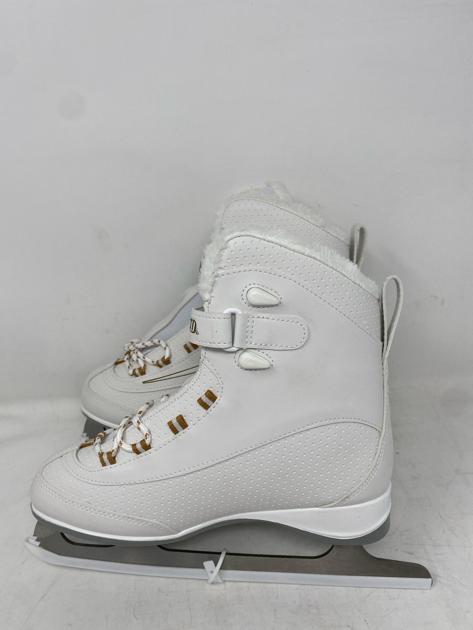 Lake Placid Everest Adult 8 – Good Condition with Minor Spots and Stains 2