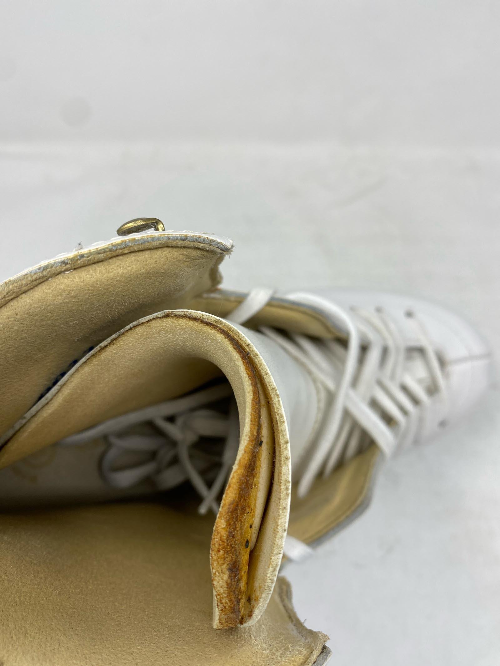 GAM / Horizon 0023 / Adult 9 Width C / Tears and Scratches 11