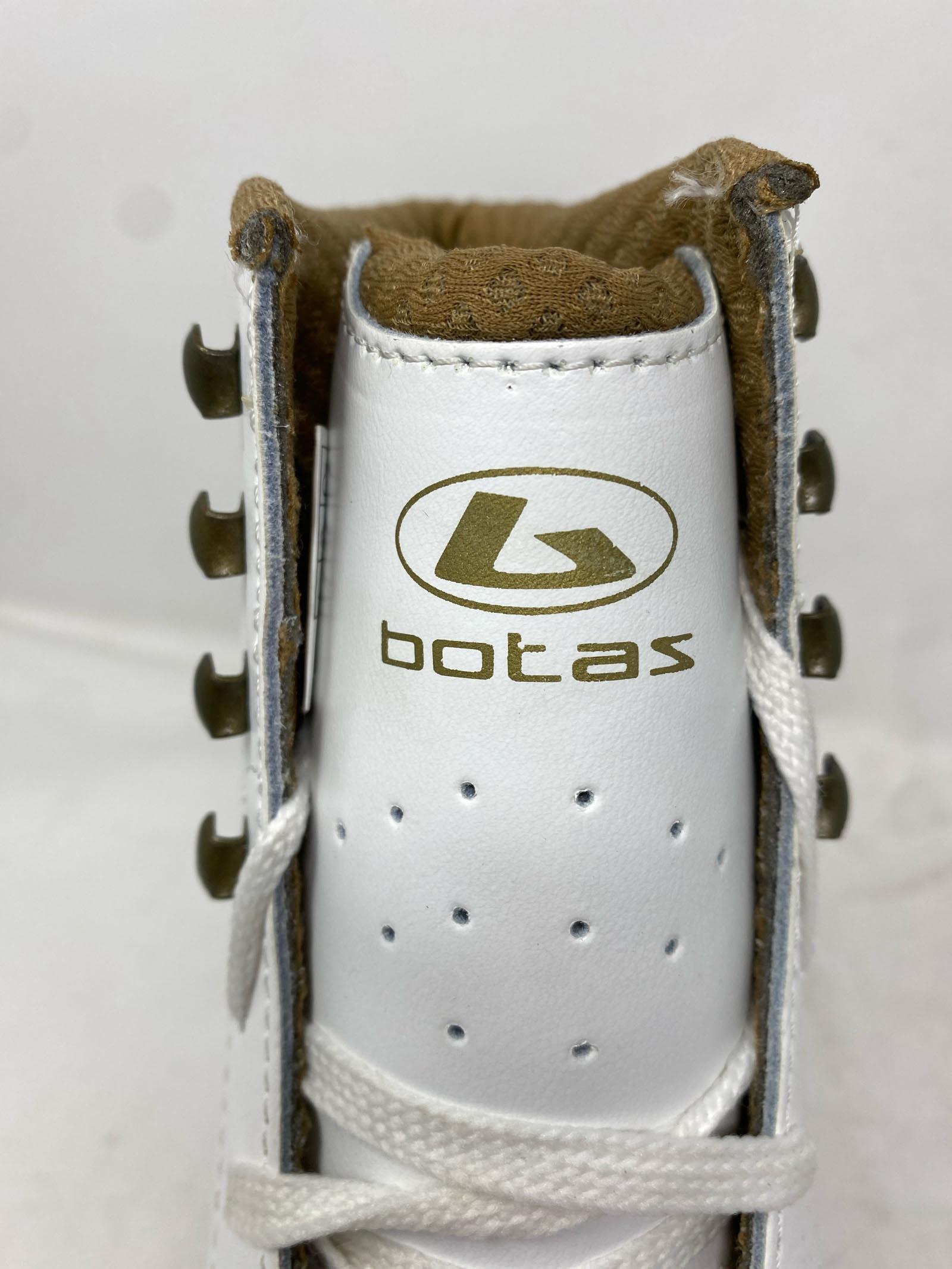Botas / Cindy 323 / Adult 6.5 / Damaged and Stains 7