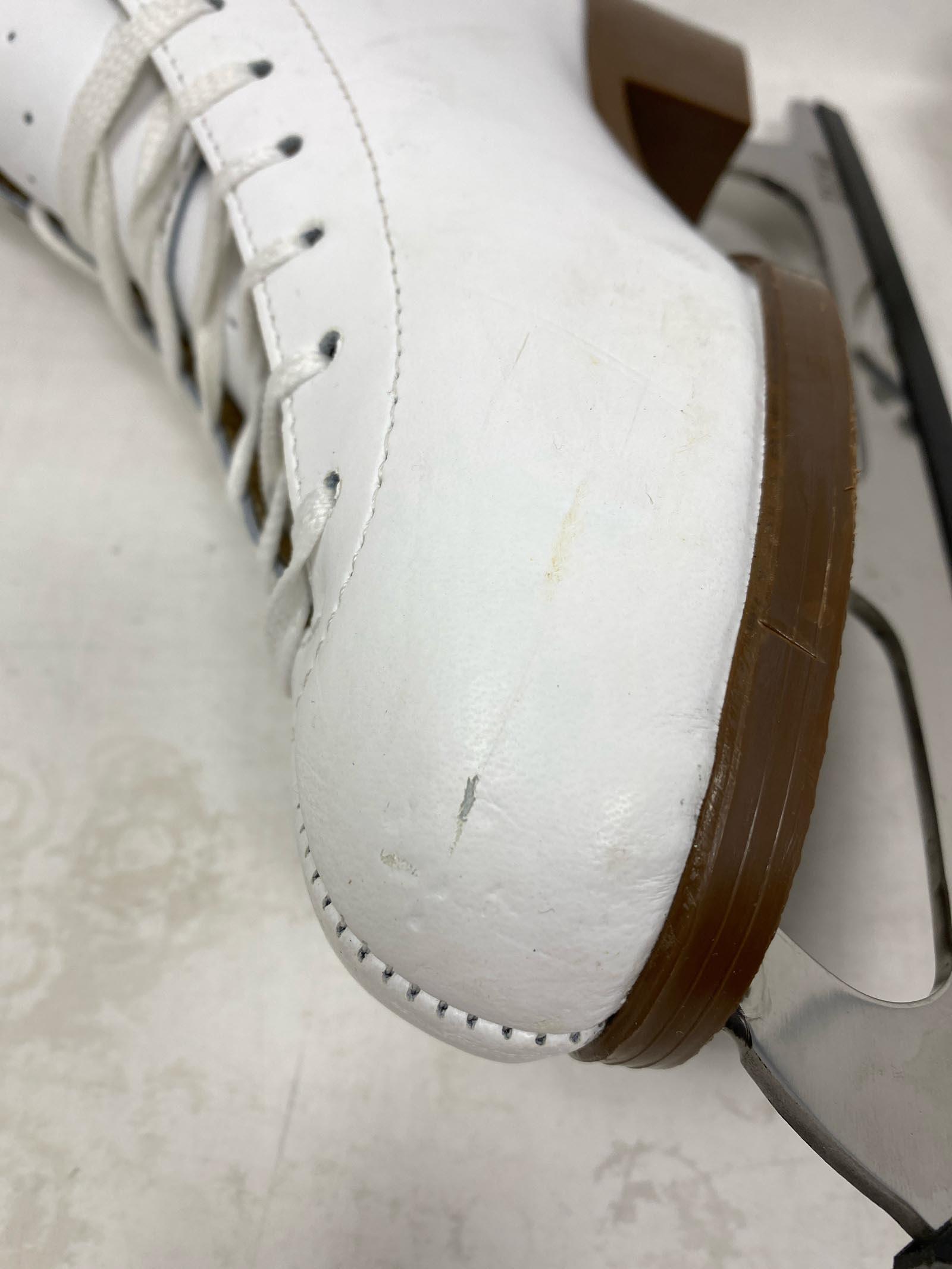 Botas / Cindy 323 / Adult 6.5 / Damaged and Stains 5