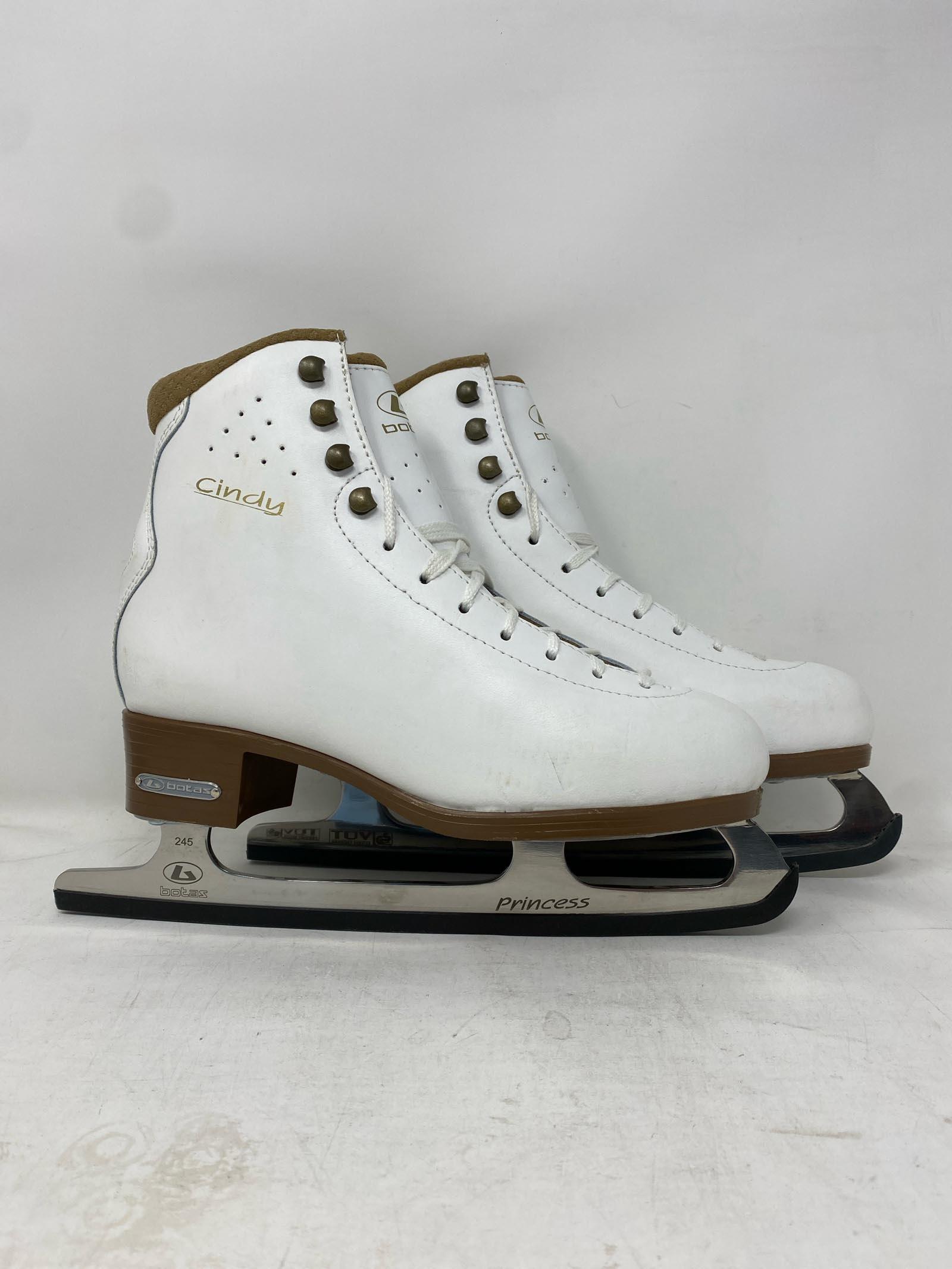 Botas / Cindy 323 / Adult 6.5 / Damaged and Stains 2