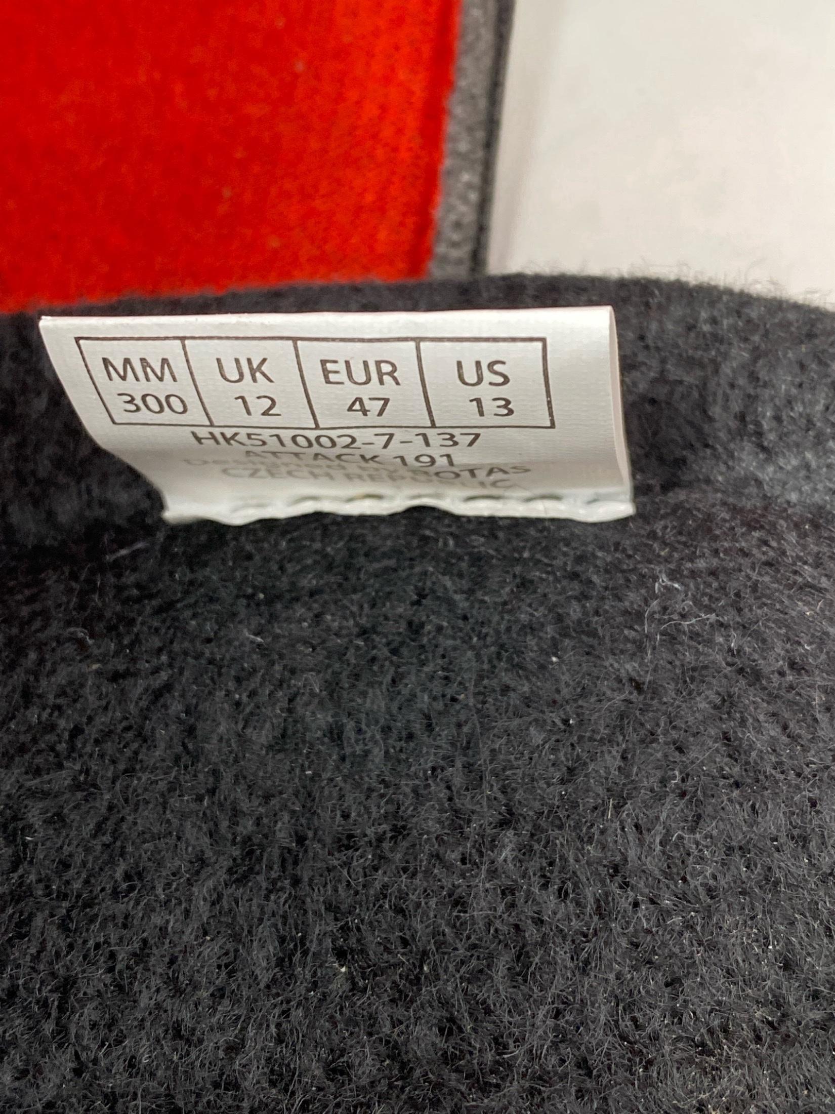 Botas ATTACK 191 Adult 13 – Poor Condition, Deep Scratch on Right Boot 7 Botas ATTACK 191 Adult 13 – Poor Condition, Deep Scratch on Right Boot 7