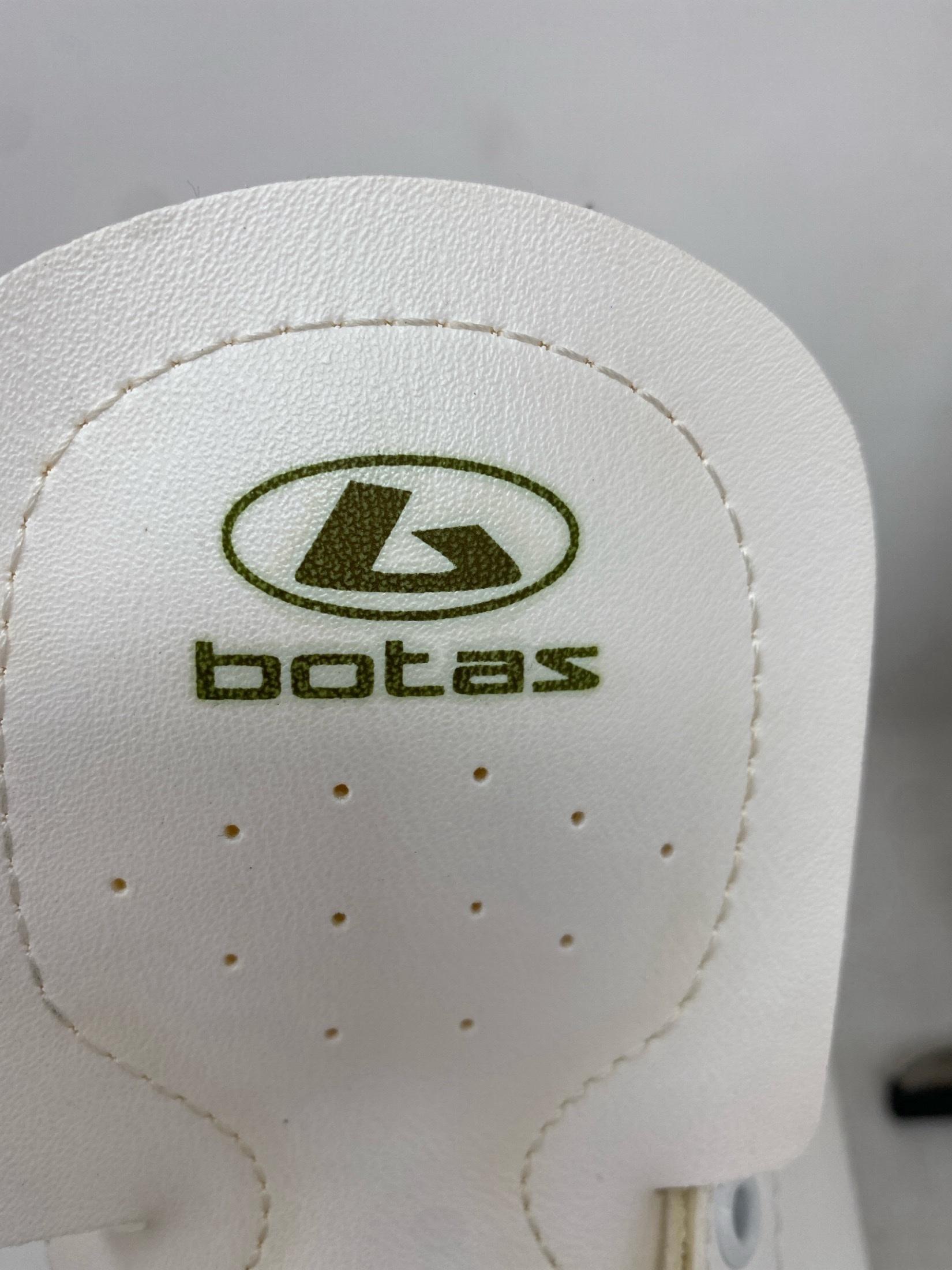 Botas Regina Adult 5 – Good Condition with Minor Spots 7 Botas Regina Adult 5 – Good Condition with Minor Spots 7