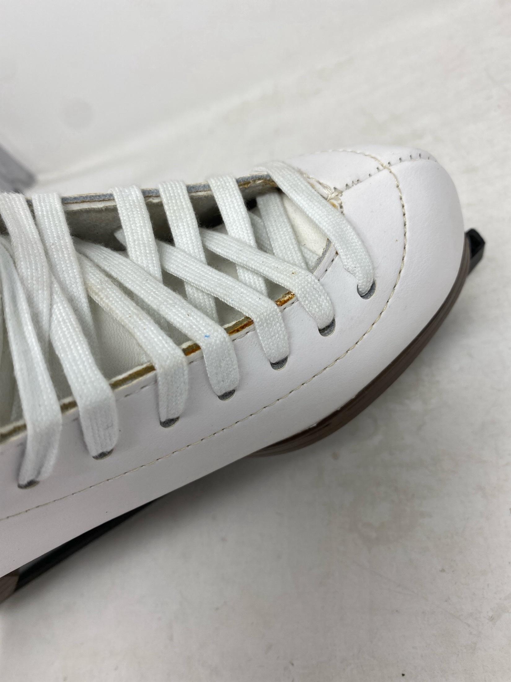 GAM G0019 Adult 4 Width: C – Good Condition with Glue Traces and Spots 11