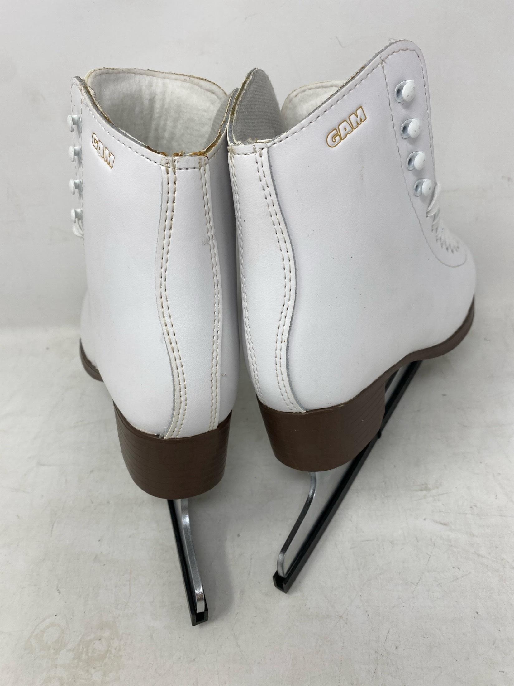 GAM G0019 Adult 4 Width: C – Good Condition with Glue Traces and Spots 3