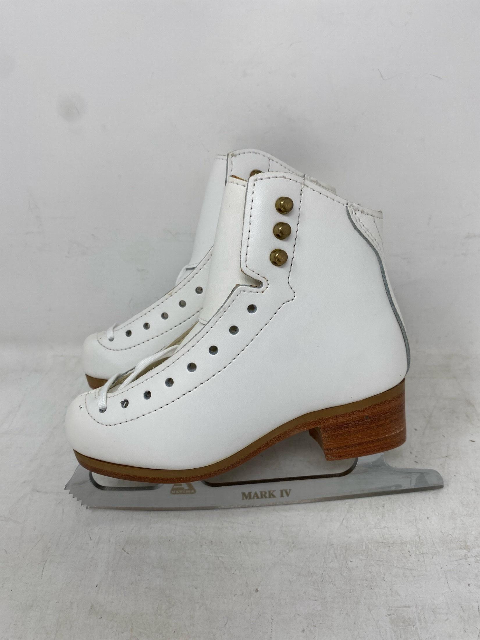 Jackson Ultima DJ2071 Kids 11.5 Width: B – Excellent Condition with Minor Scratch on Left Boot 2
