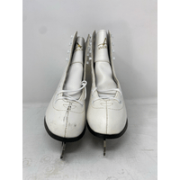American Athletics / Adult 6 / Scratches and Stains