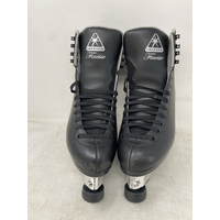 Jackson Ultima PA222 Adult 8 – Good Condition, Minor Scratches and Worn Wheels Jackson Ultima PA222 Adult 8 - Good Condition, Minor Scratches and Worn Wheels