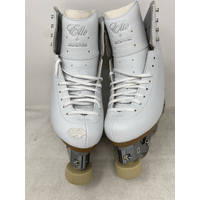 Jackson Ultima PA800 Adult 5.5 – Poor Condition, Worn Wheels, Scratches and Stains Jackson Ultima PA800 Adult 5.5 - Poor Condition, Worn Wheels, Scratches and Stains