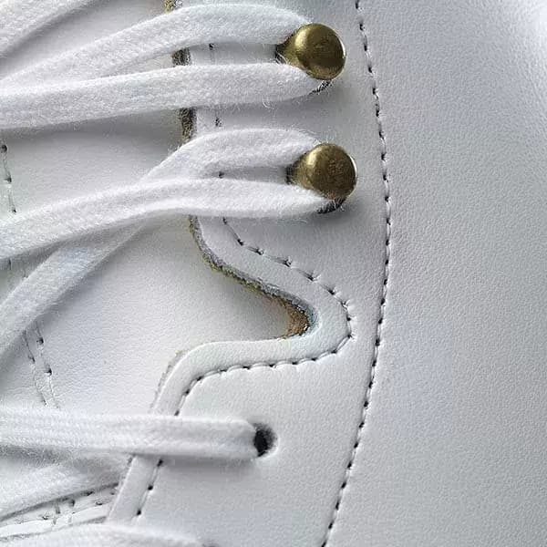 How to Tie Ice Skates Properly 2 How to Tie Ice Skates Properly
