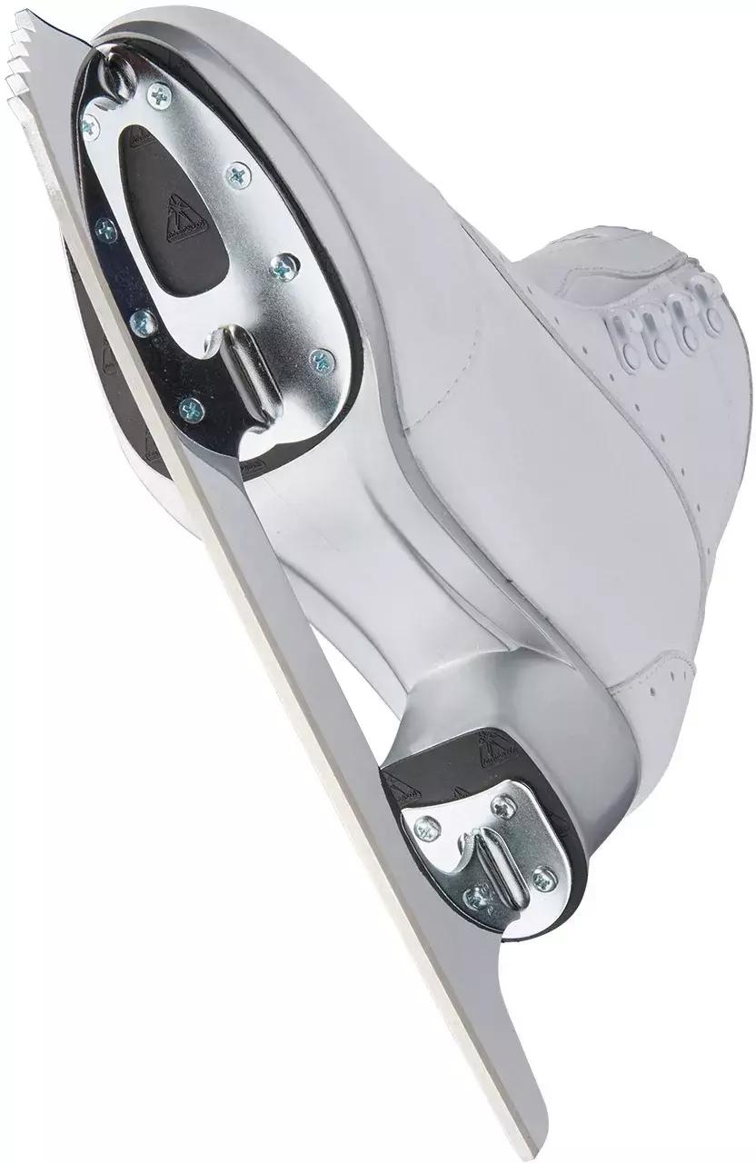 Jackson Ultima Softec Elite ST7200 Women’s Ice Skates / White 11 Underside of the white Softec Elite ST7200: silver Fusion sole with the Ultima Mark II blade screwed to the toe and heel plates