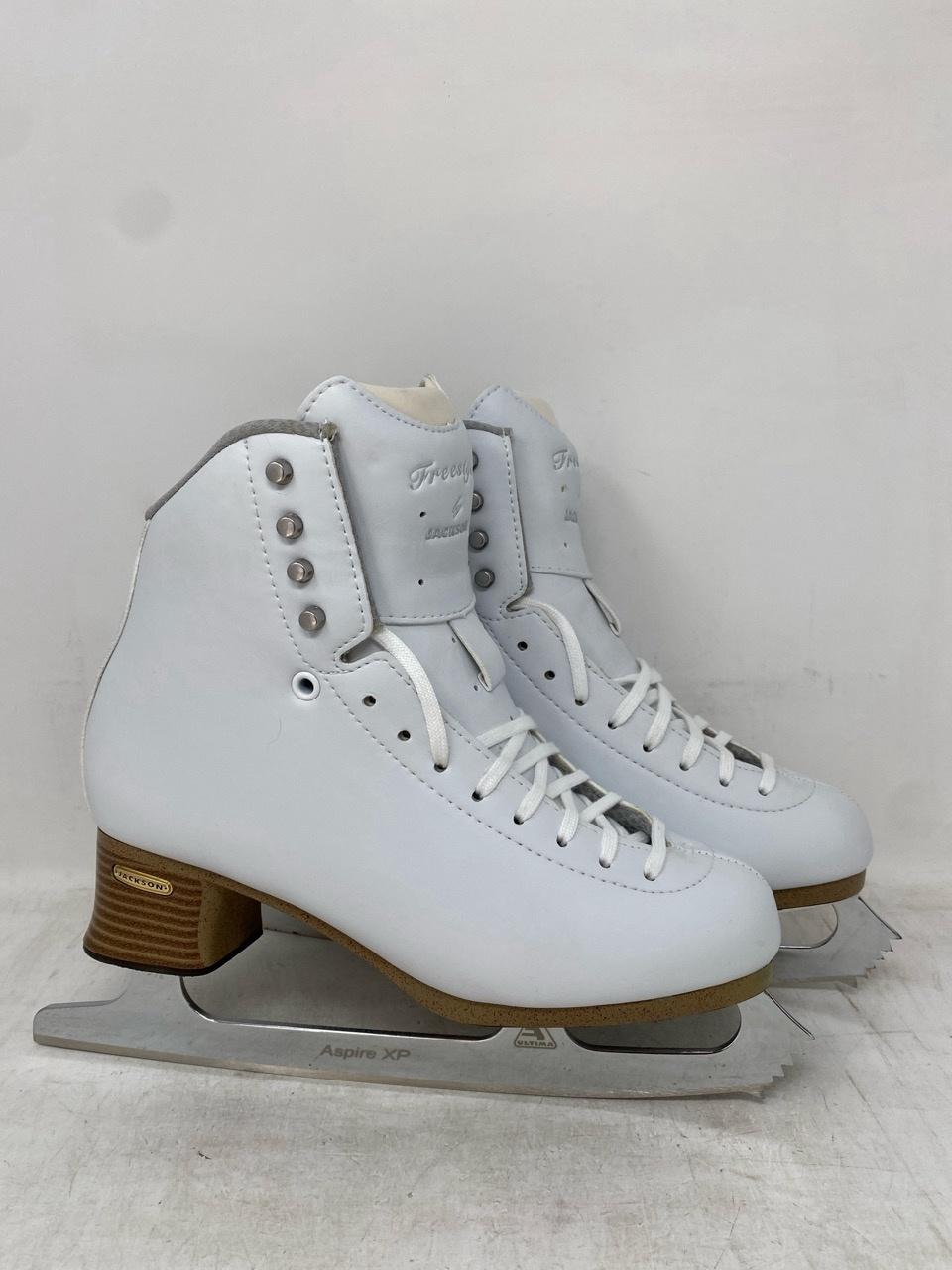 Jackson Ultima FS2190 Adult 7 Width: R – Good Condition, Minor Scratches 2 Jackson Ultima FS2190 Adult 7 Width: R – Good Condition, Minor Scratches 2