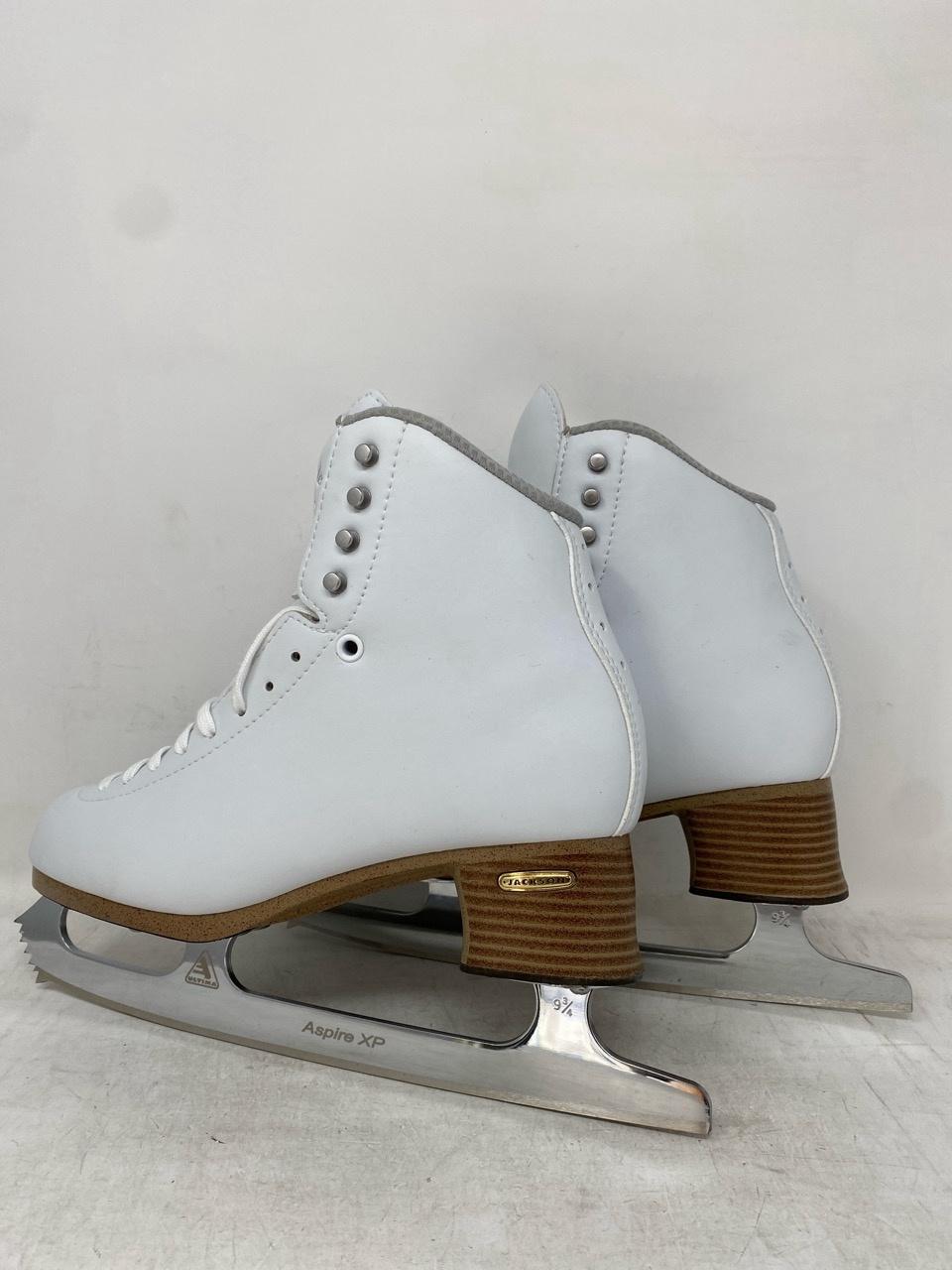 Jackson Ultima FS2190 Adult 7 Width: R – Good Condition, Minor Scratches 4 Jackson Ultima FS2190 Adult 7 Width: R – Good Condition, Minor Scratches 4