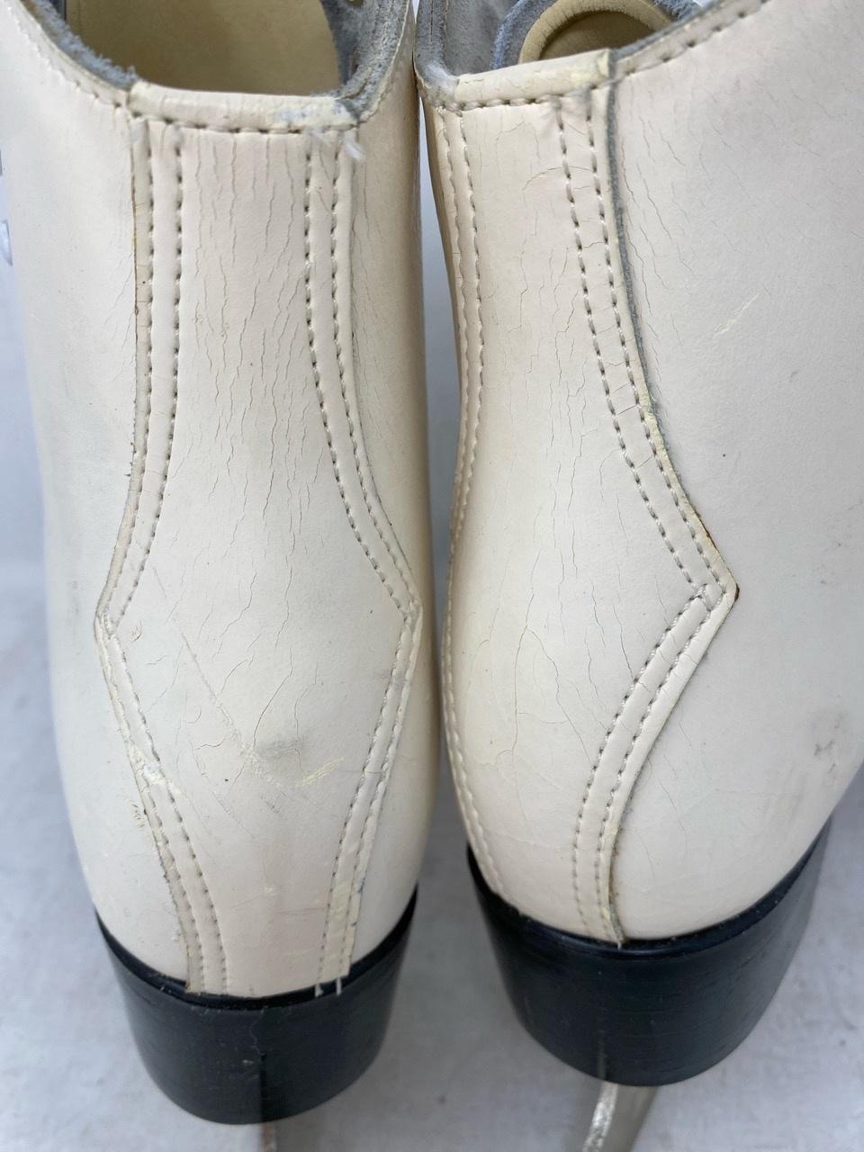 SLM Finesse 1935 Adult 6 – Poor Condition, Severe Scratches and Dirty Stains 9 SLM Finesse 1935 Adult 6 – Poor Condition, Severe Scratches and Dirty Stains 9