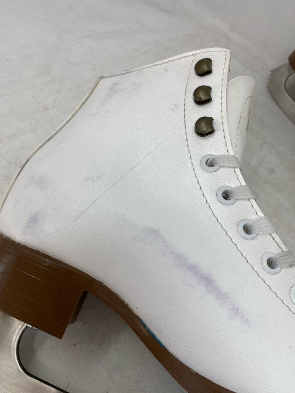 Botas Regina Kids 3 – Minor Condition, Scratches and Spots 5