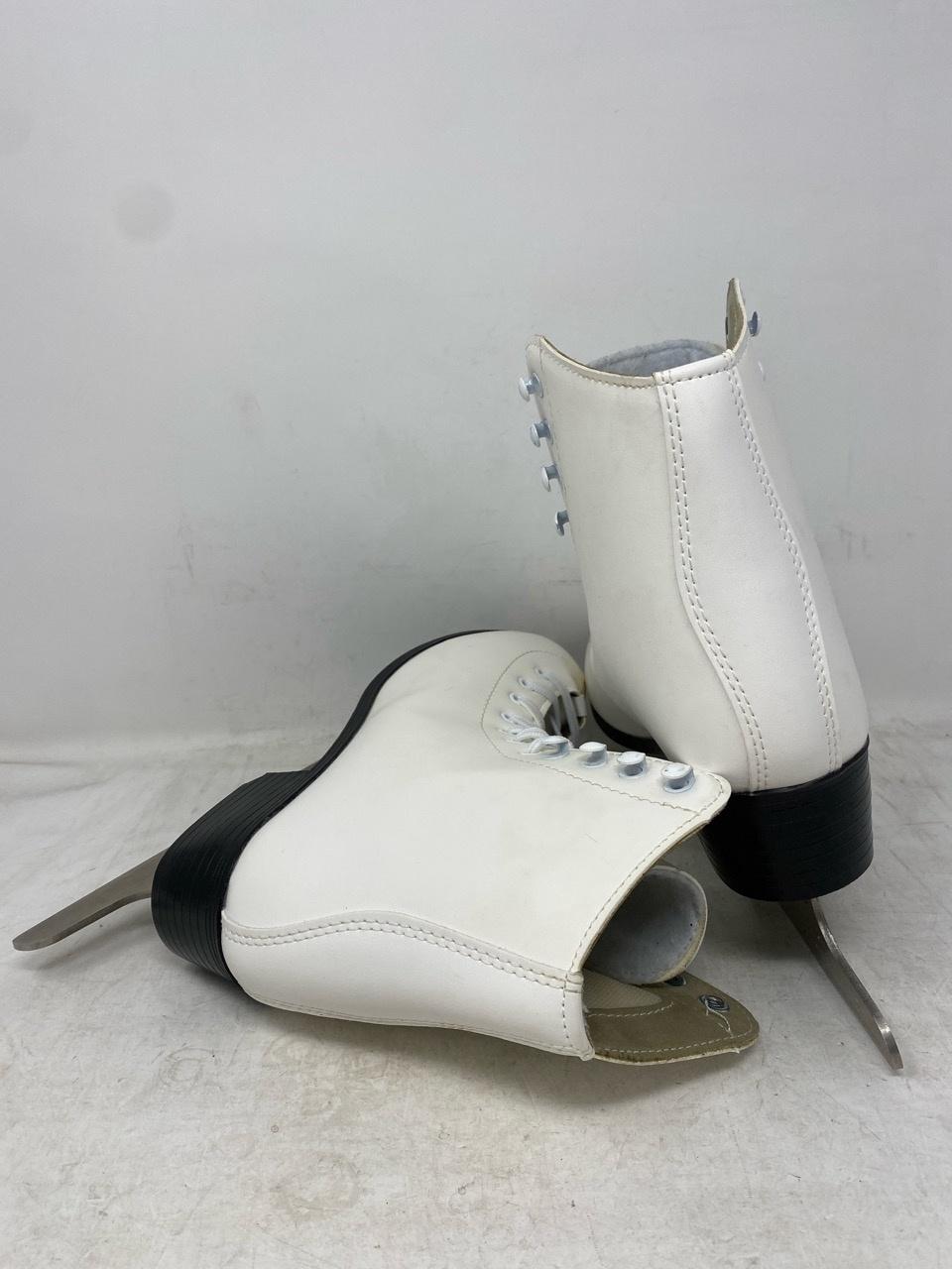 American Athletics Skates Adult 8 – Good Condition, Like New 3 American Athletics Skates Adult 8 – Good Condition, Like New 3