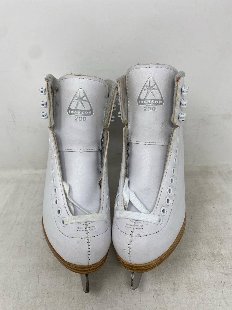 Jackson Ultima JC201 Kids 1 – Poor Condition, Scratches, Stains, and Dirty Insoles Jackson Ultima JC201 Kids 1 – Poor Condition, Scratches, Stains, and Dirty Insoles