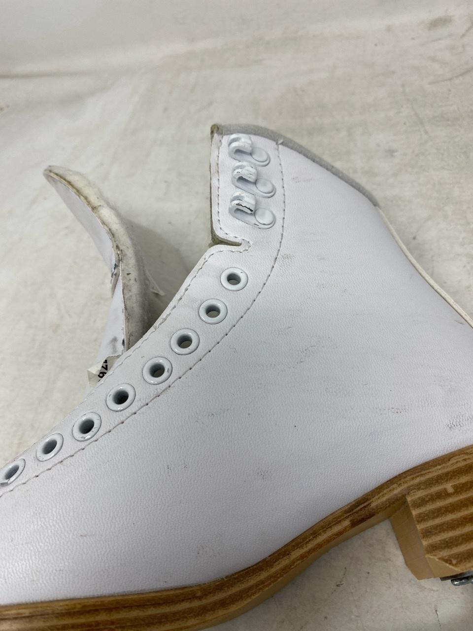 Jackson Ultima JC201 Kids 1 – Poor Condition, Scratches, Stains, and Dirty Insoles 12 Jackson Ultima JC201 Kids 1 – Poor Condition, Scratches, Stains, and Dirty Insoles 12