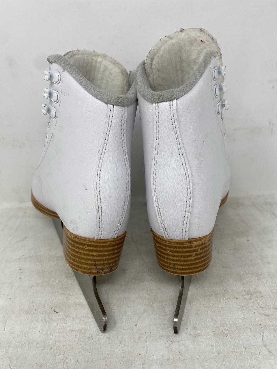 Jackson Ultima JC201 Kids 1 – Poor Condition, Scratches, Stains, and Dirty Insoles 3 Jackson Ultima JC201 Kids 1 – Poor Condition, Scratches, Stains, and Dirty Insoles 3