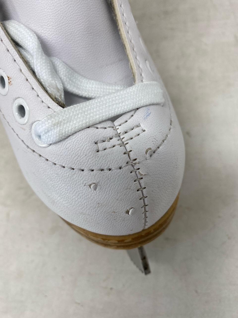 Jackson Ultima JC201 Kids 1 – Poor Condition, Scratches, Stains, and Dirty Insoles 5 Jackson Ultima JC201 Kids 1 – Poor Condition, Scratches, Stains, and Dirty Insoles 5