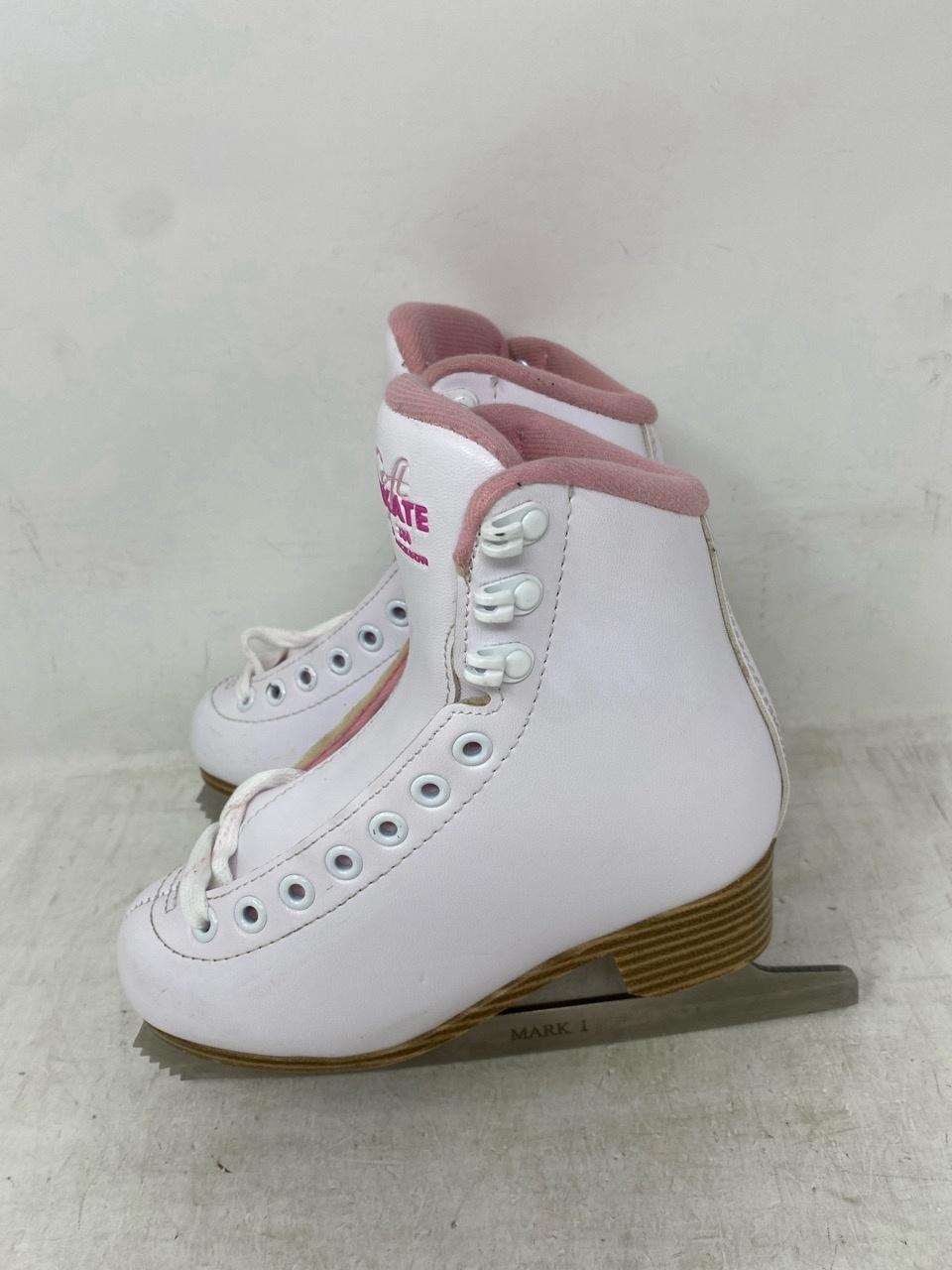 Jackson Ultima JC381 Kids 13 – Poor Condition, Moderate Scratches, Stains, and Dirty Insoles 2 Jackson Ultima JC381 Kids 13 – Poor Condition, Moderate Scratches, Stains, and Dirty Insoles 2
