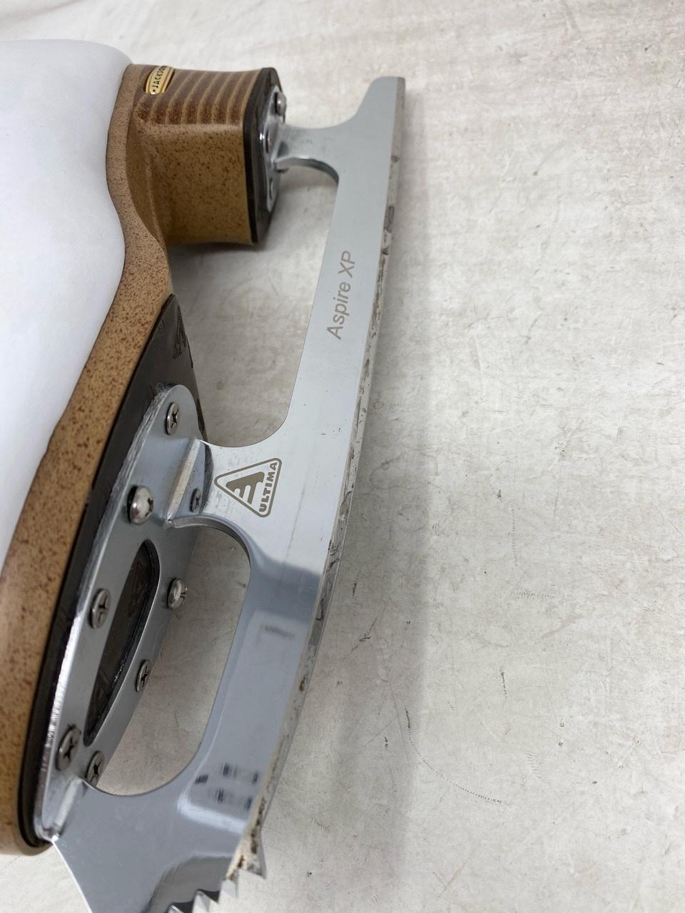 Jackson Ultima FS2190 Adult 5 Width: W – Poor Condition, Scratches and Stains 12