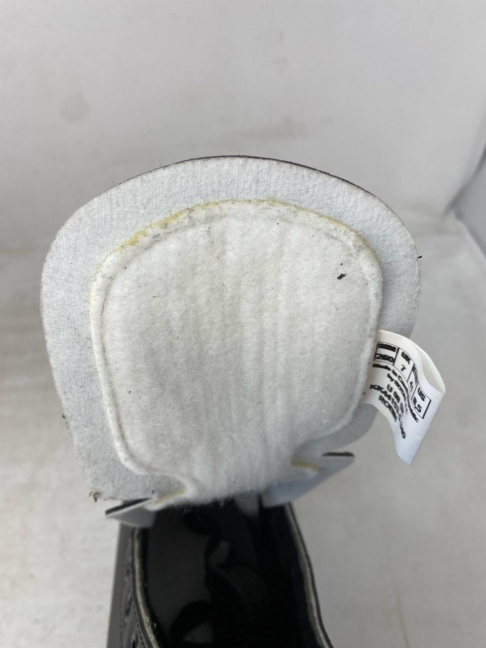 Botas Robin Adult 7 – Good Condition, Minor Stains and Glue Traces 5