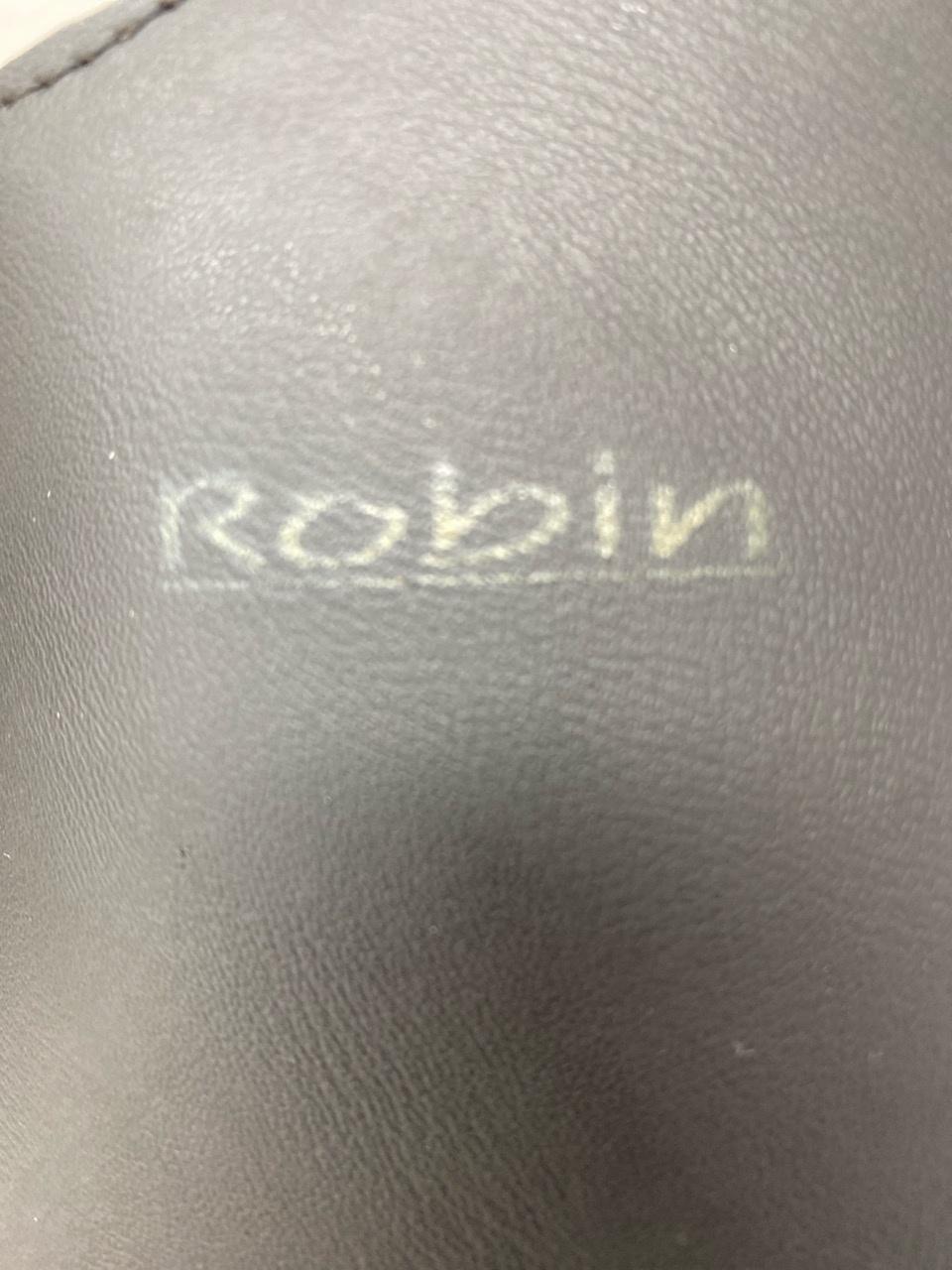 Botas Robin Adult 7 – Good Condition, Minor Stains and Glue Traces 7