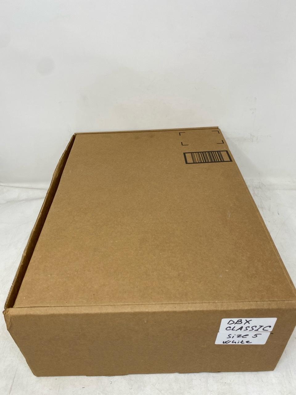 DBX Classic Adult 5 – Good Condition, Minor Stains 9 DBX Classic Adult 5 – Good Condition, Minor Stains 9