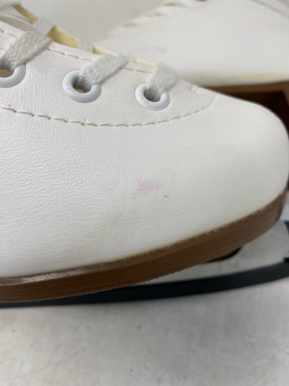 Botas Regina Adult 7.5 – Good Condition, Minor Scratches and Stains 6