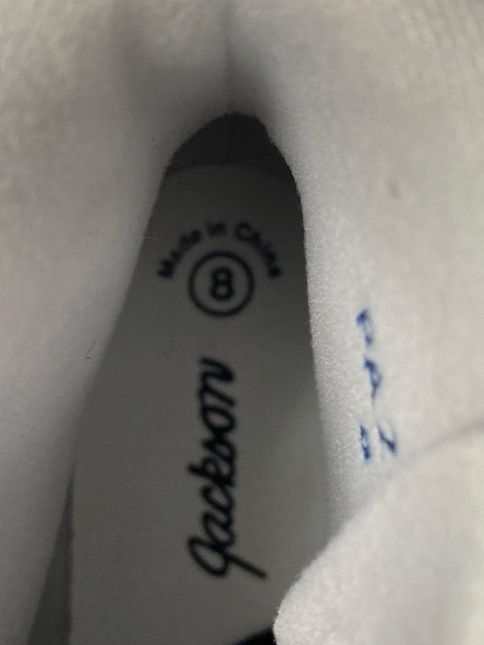 Jackson Ultima PA222 Adult 8 – Good Condition, Minor Scratches and Worn Wheels 8 Jackson Ultima PA222 Adult 8 – Good Condition, Minor Scratches and Worn Wheels 8