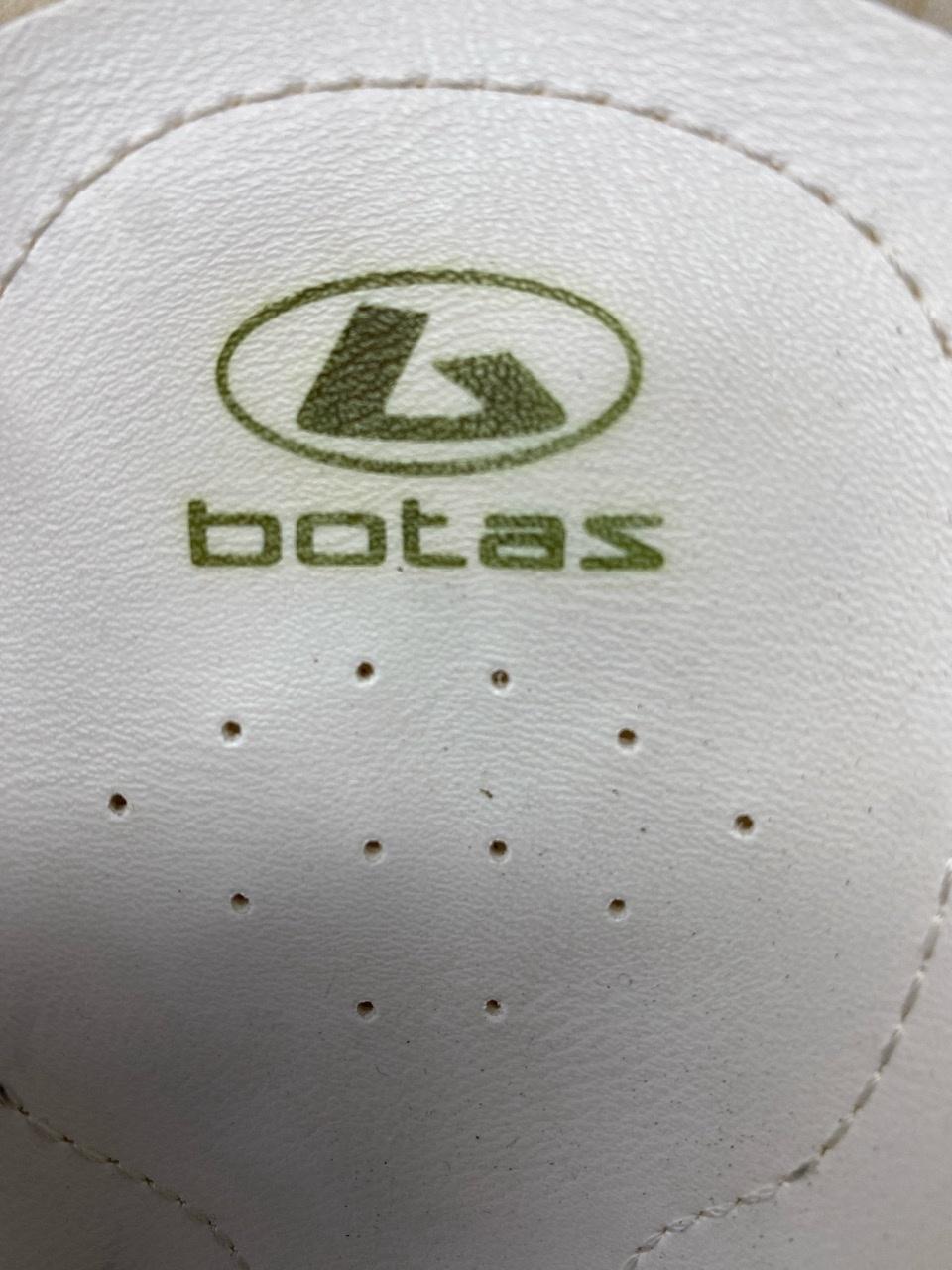 Botas REGINA Adult 8.5 – Excellent Condition, Minor Stains 7