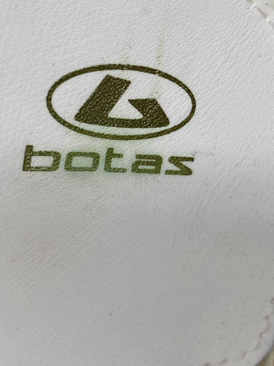 Botas STELLA Kids 2 – Poor Condition, Stained and Dirty 7 Botas STELLA Kids 2 – Poor Condition, Stained and Dirty 7