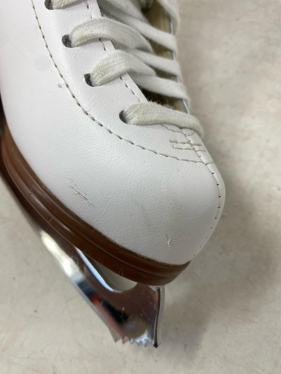 Jackson Ultima JS1791 Kids 12.5 Width: B – Good Condition, Minor Scratches 6 Jackson Ultima JS1791 Kids 12.5 Width: B – Good Condition, Minor Scratches 6